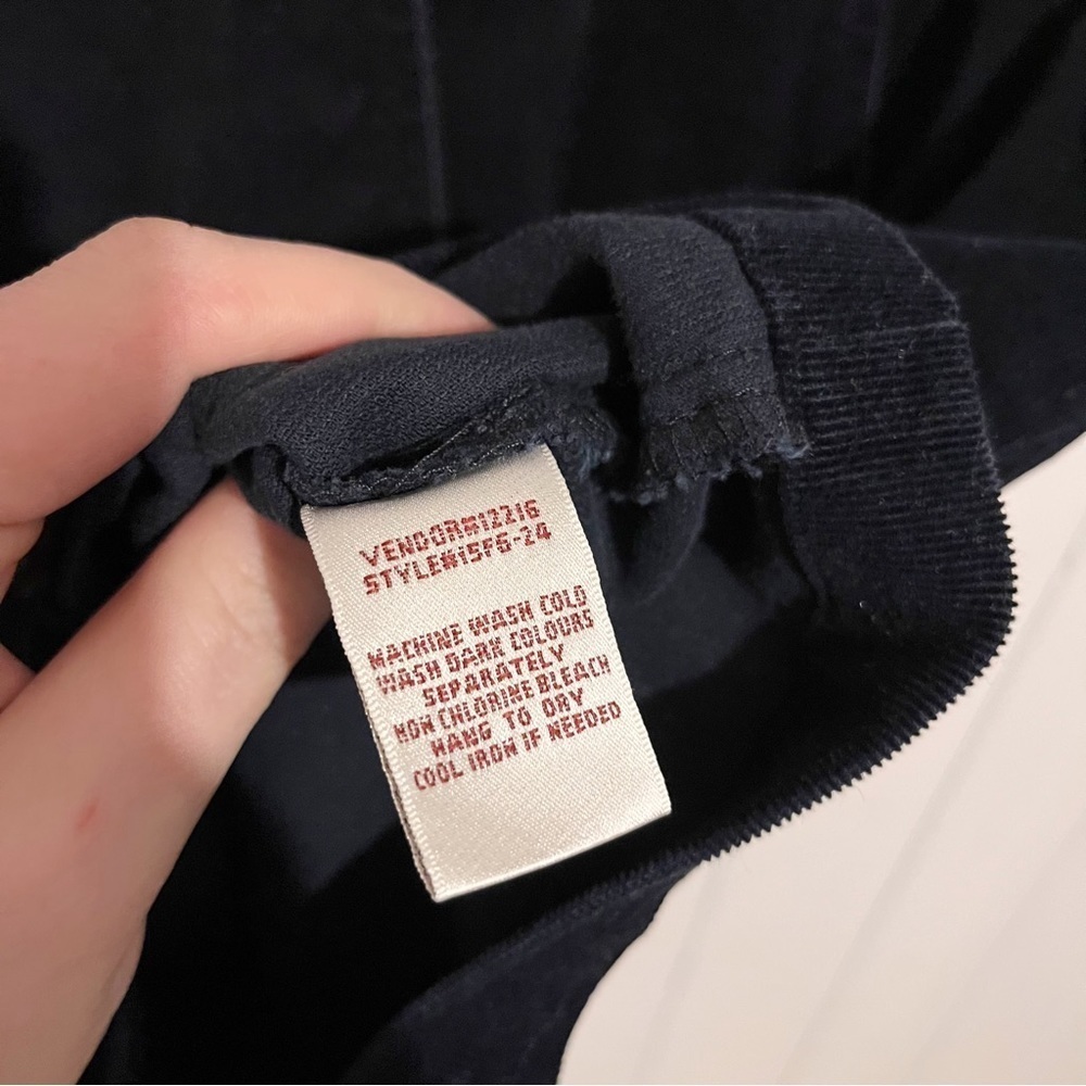Northern Reflections Vintage Navy Corduroy Vest. Size Medium. - Picture 5 of 8